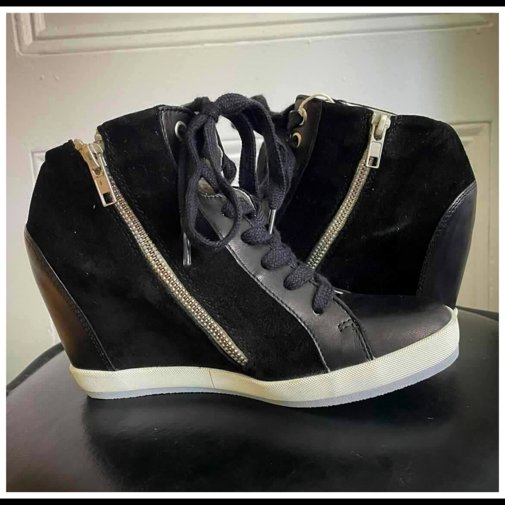 Black Leather and Suede Wedge Sneaker Heels Women's ADVERTISED as a 37 true 5.5